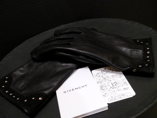 ★GIVENCHY ジバンシィ スタッズレザー手袋★