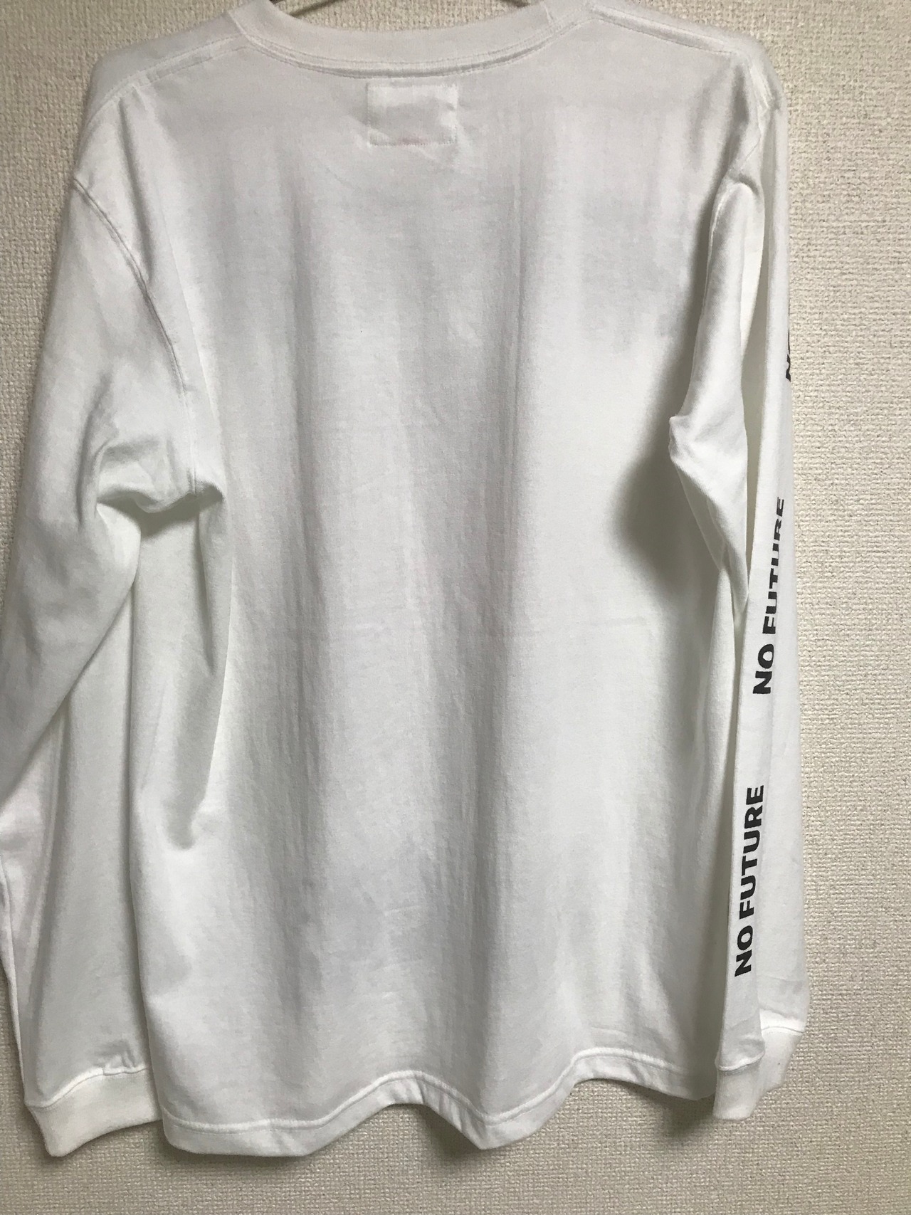 UNFINISHEDNOFUTURETシャツ