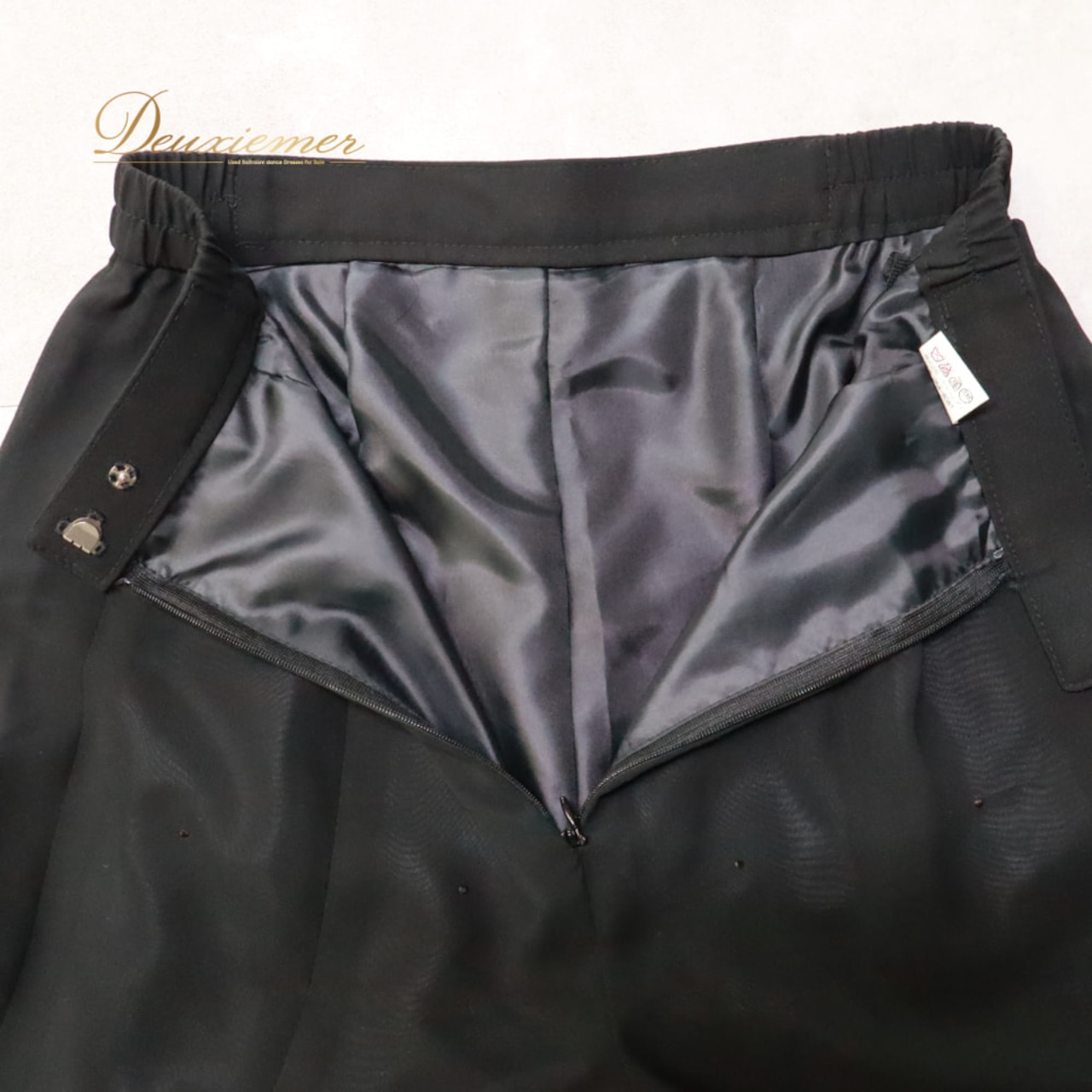 社交ダンス 衣装 ボトムス パンツ ズボン ワイドパンツ レッスンウェア ブラック系 黒 無地 シンプル ラインストーン キラキラ チュール 透け感 シースルー 華やか かわいい おしゃれ 上品 大人っぽい ダンス 練習 レッスン ダンス衣装 練習着 レッスンウェア 軽やか 日本製