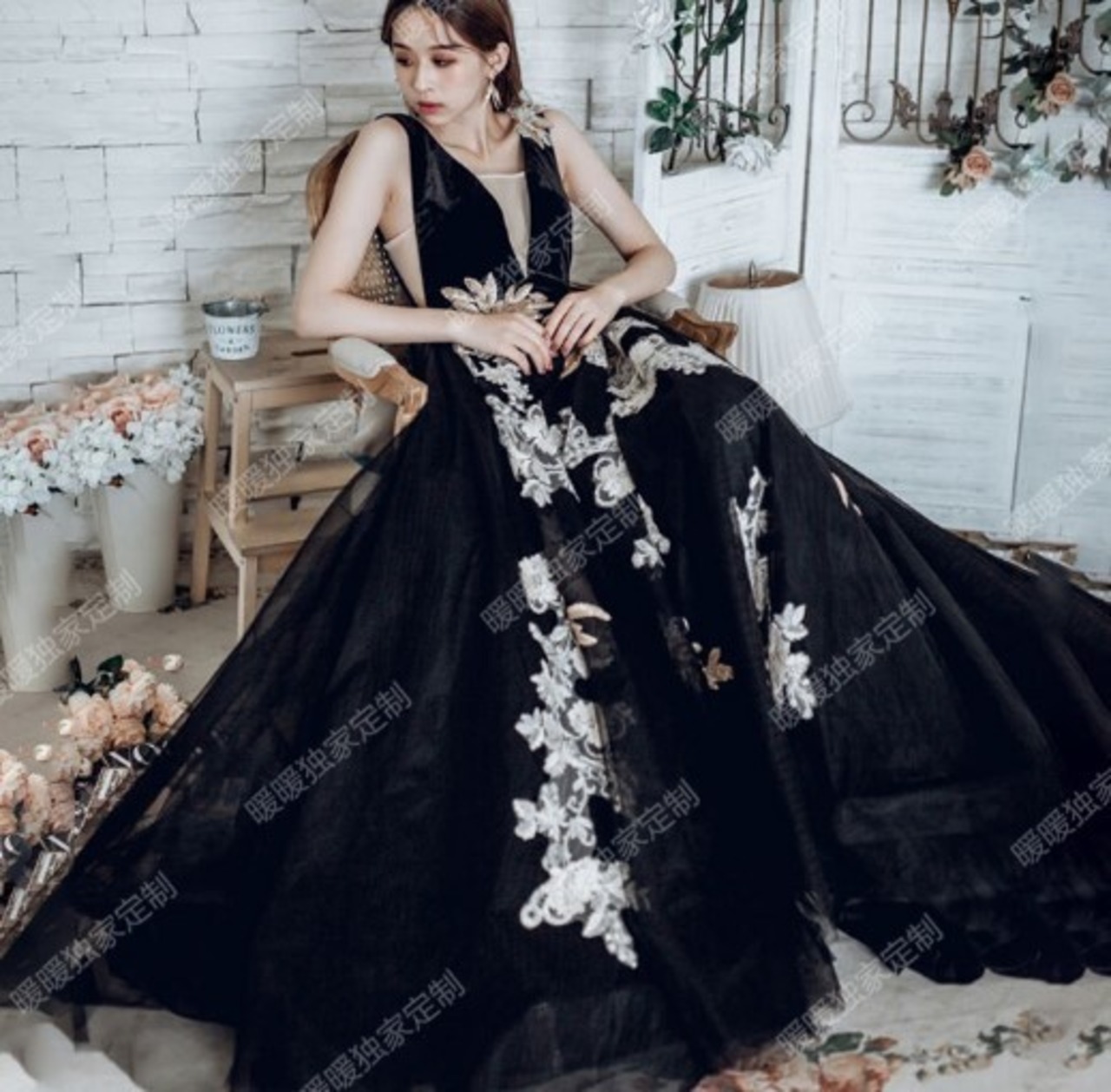 高品質！ パーティードレス 黒 ミニトレーン/短トレーン 繊細レース  