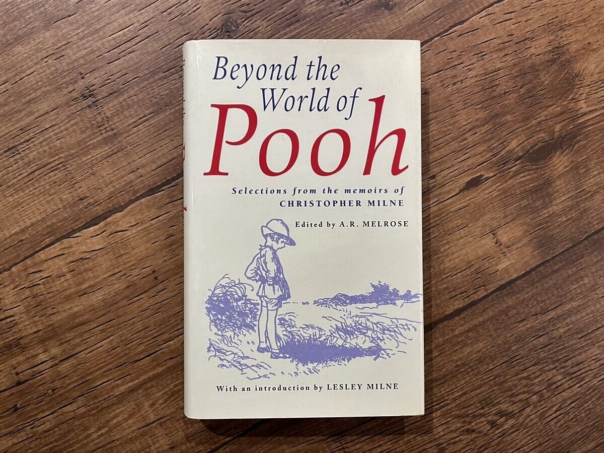 【DP213】Beyond the World of Pooh ~ Selections from the Memoirs of Christopher Milne / display book