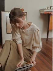 Marie Embroidery Puff Sleeve Blouse F0716