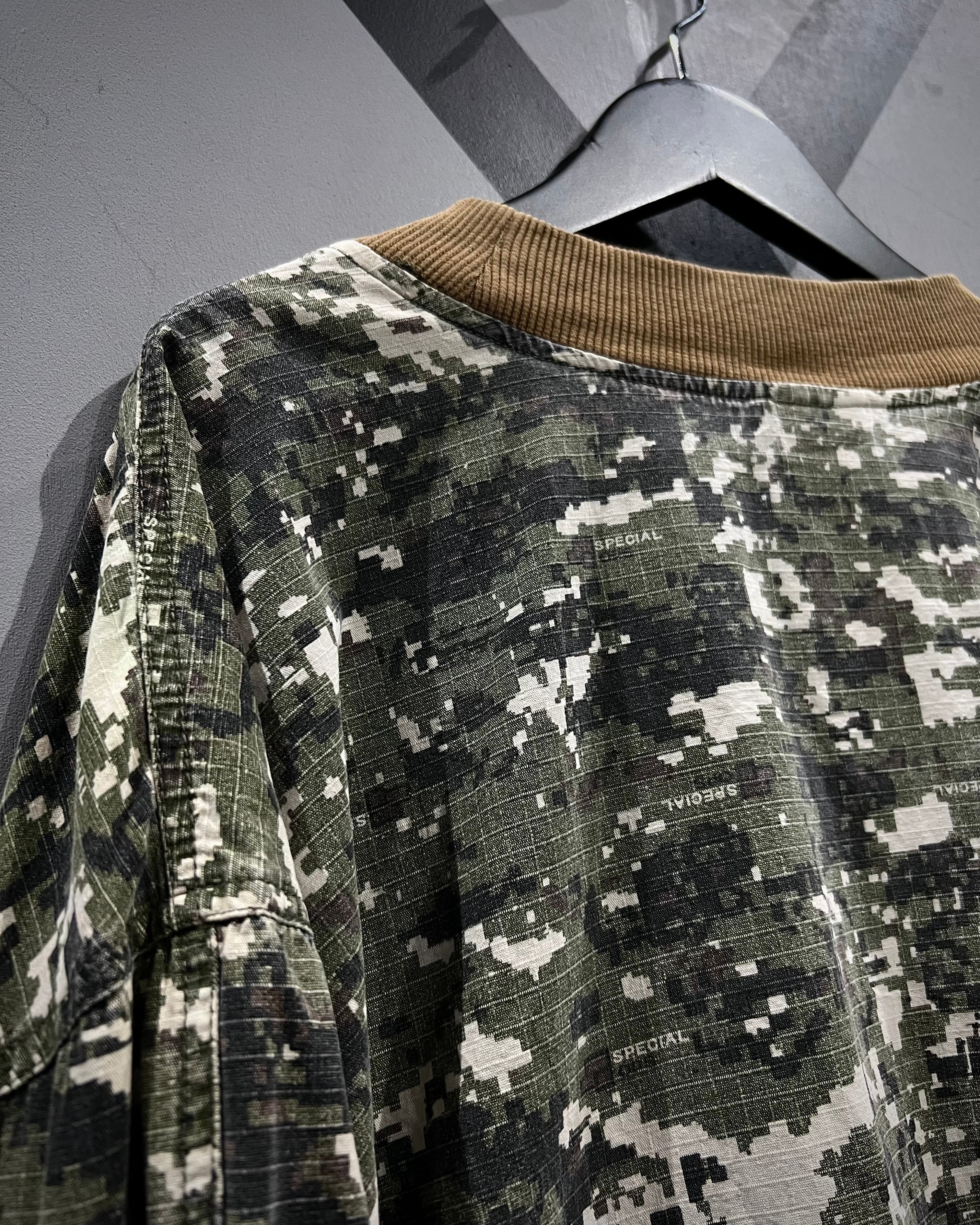 X VINTAGE】Pocket Gimmick Pixel Camouflage Pattern Pullover Shirt