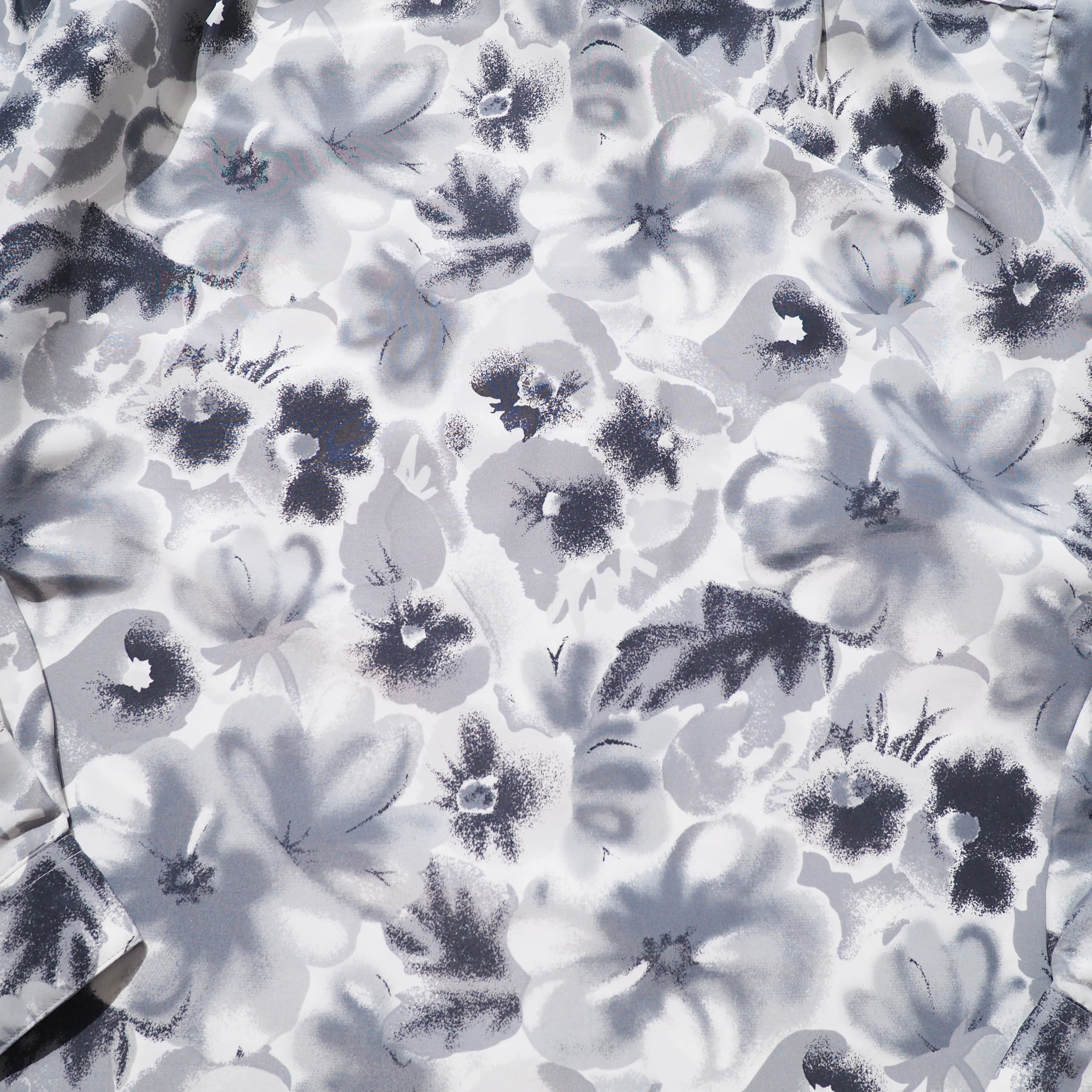 1990s Beautiful monotone Flower All Over vintage Drape loose shirt