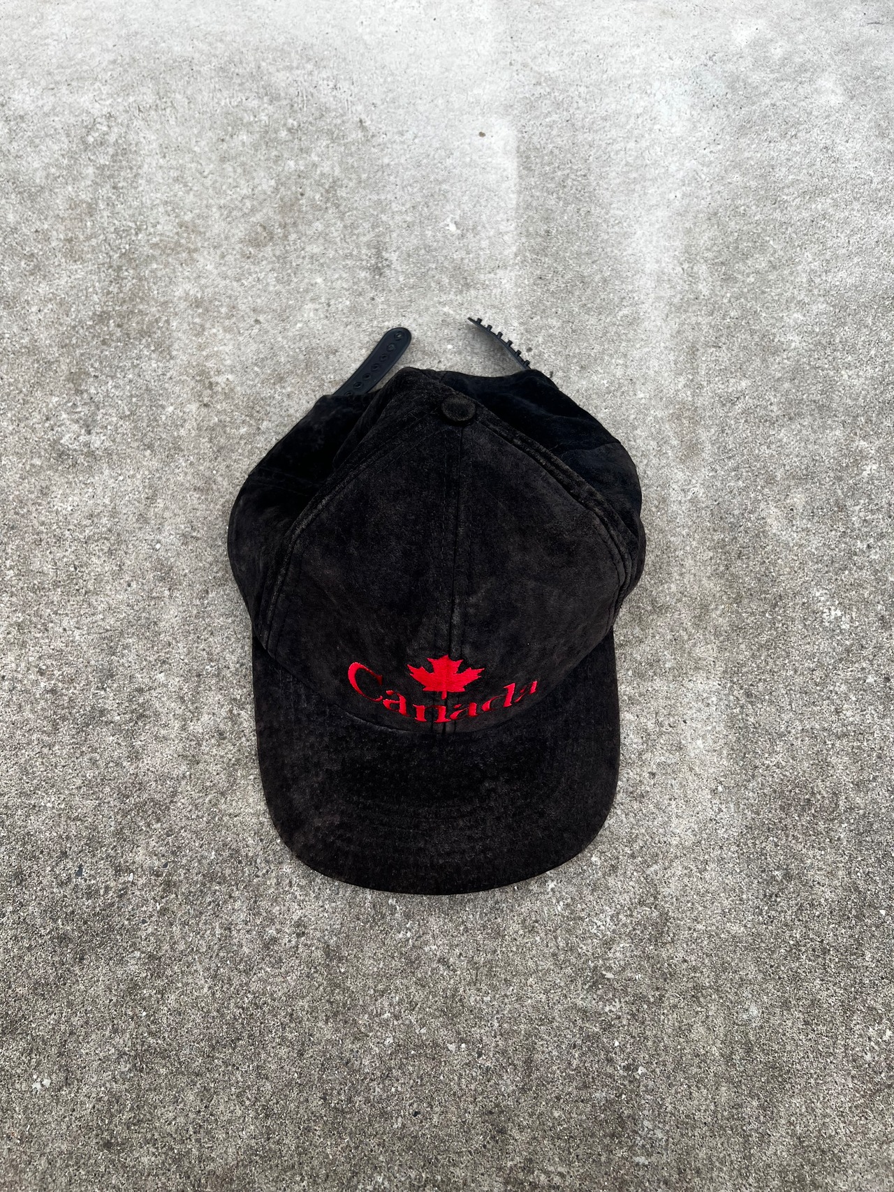 "REAL LEATHER" CANADA Souvenir Sun-fade Cap