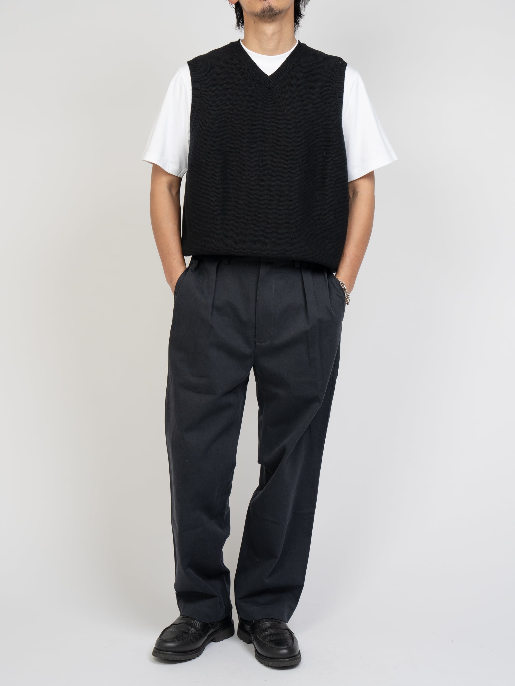 Cotton 2tuck Washed Chino Pants (black) | OVY