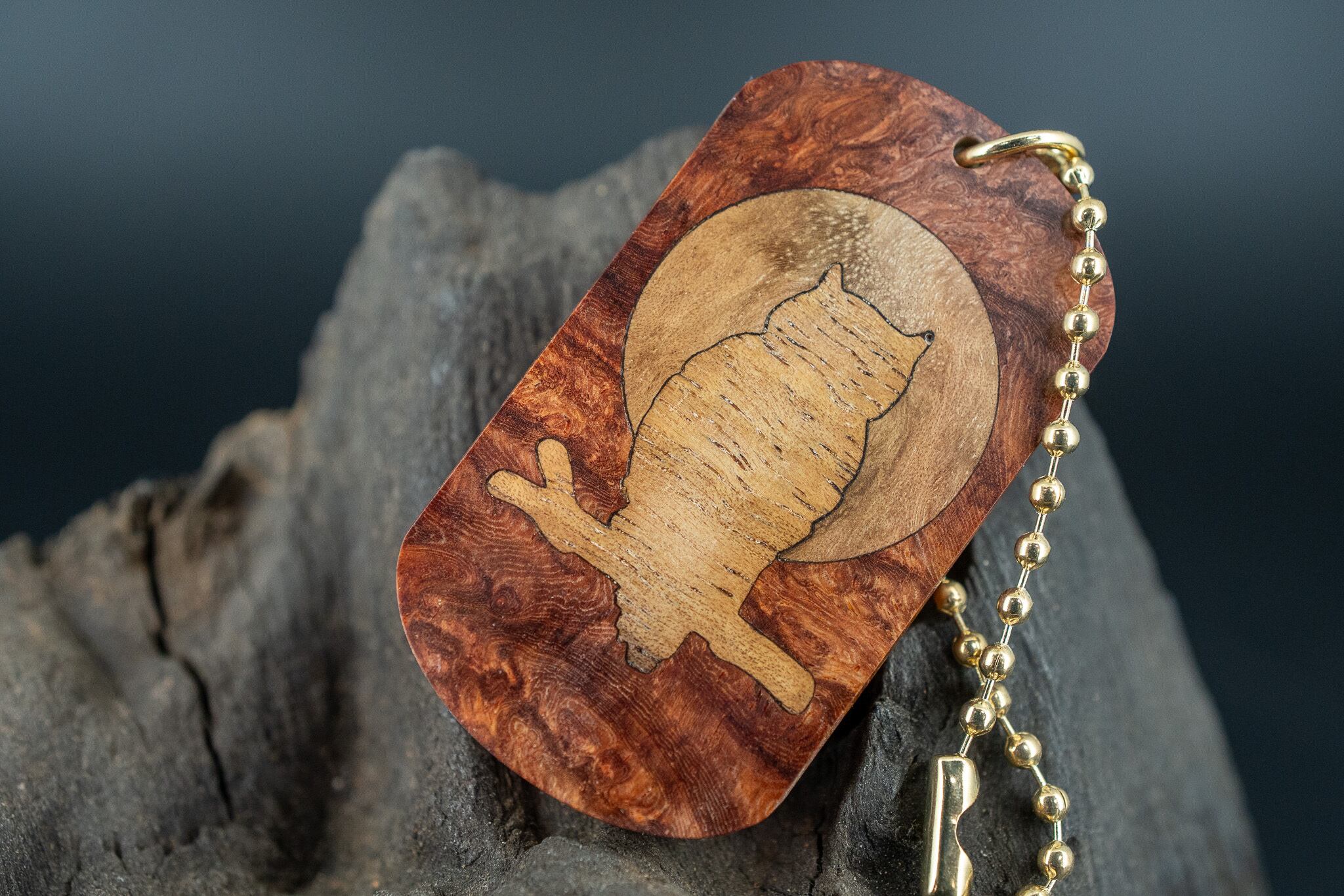 【最高峰の瘤材】ホンジュラスローズウッド 瘤杢 ドッグタグ 象嵌 夜とミミズク