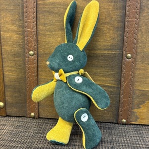 【ピッグスウェード】のベルラビ★マイスターの手作り「ベルズラビット」グリーン×イエロー系　写真の1点販売です