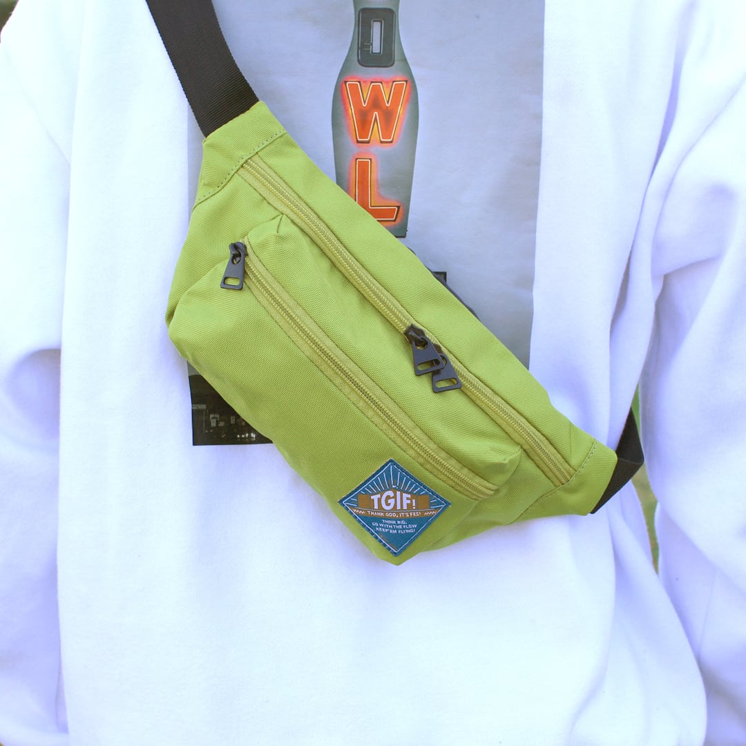 フェスバッグ TGIF! ポリエステル横型ボディバッグ | フェスバッグ