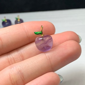 4.フローライトりんご・ペンダントトップ