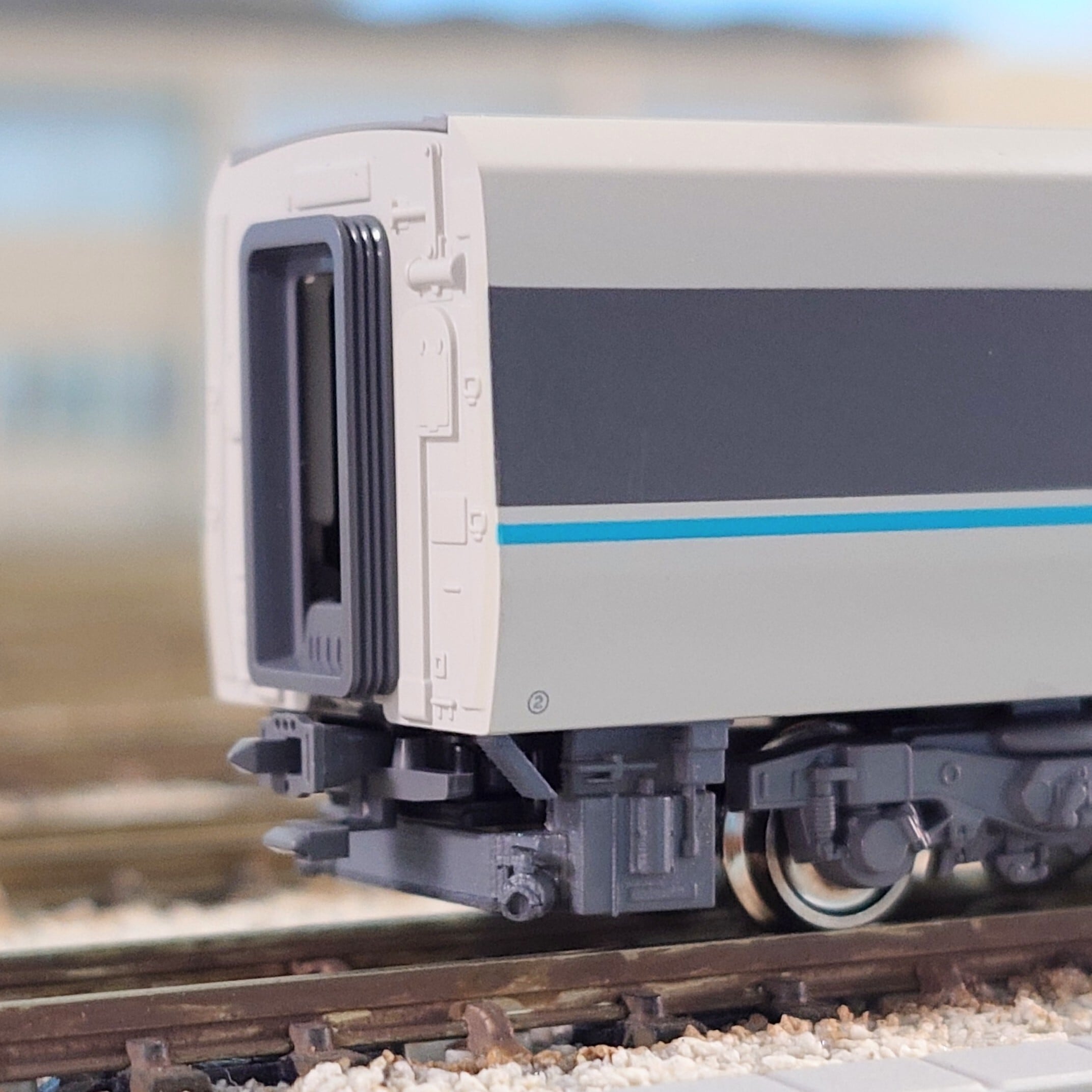 KATO 287系(くろしお)」用トイレタンク、車端部床下機器6両分