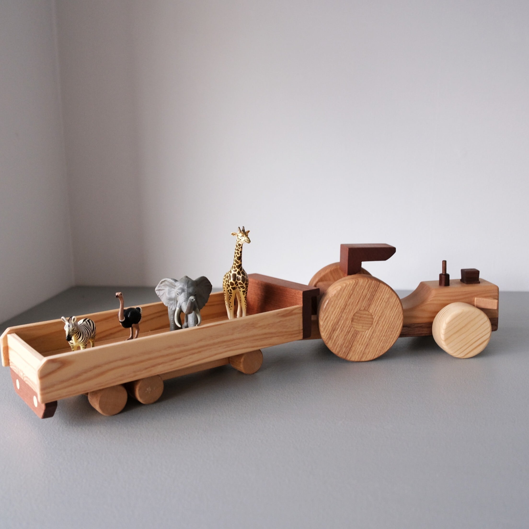 木のおもちゃ トラクター | ulue furniture works