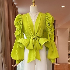 トップス レディース 送料無料 4色 長袖 シャツ リブ プリーツ ブラウス 襟なし チュニック パワーショルダー Vネック カシュクール ビッグカラ― リボン 無地 単色 フリル ゆったり 大きめ 楽ちん パフスリーブ バルーンスリーブ バブルスリーブ プルオーバー シンプル 大人可愛い 大人女子 上品 エレガント かわいい ふんわり 透け感 抜け感 こなれ感 お洒落 カジュアル ラフ おしゃれ きれいめ 涼し 10代 20代 30代 通学 学生 春服 夏服 普段使い 着回し デート おでかけ モテ