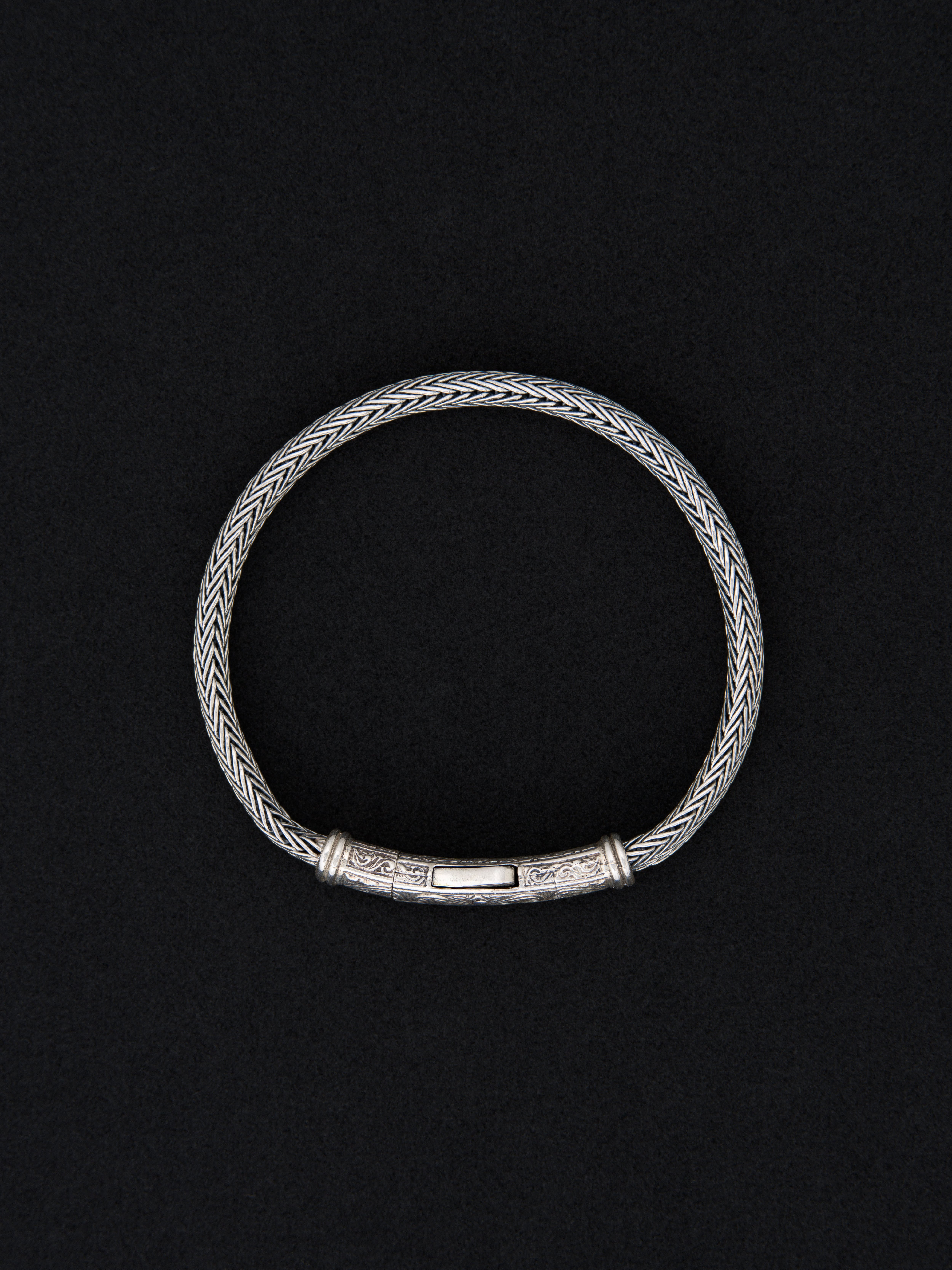 BRACELET & BANGLE | Fabulous Sounds