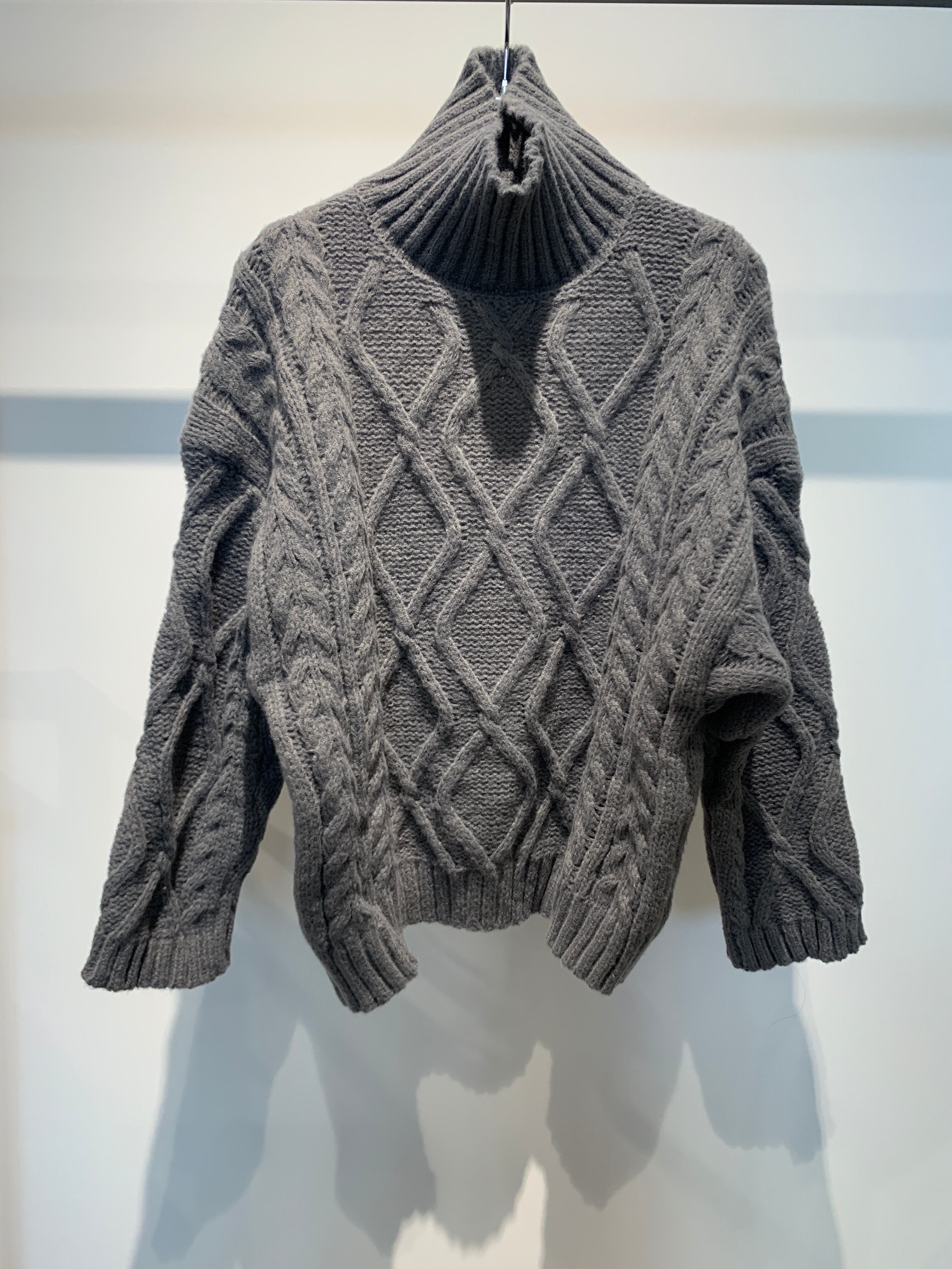 cable high neck knit