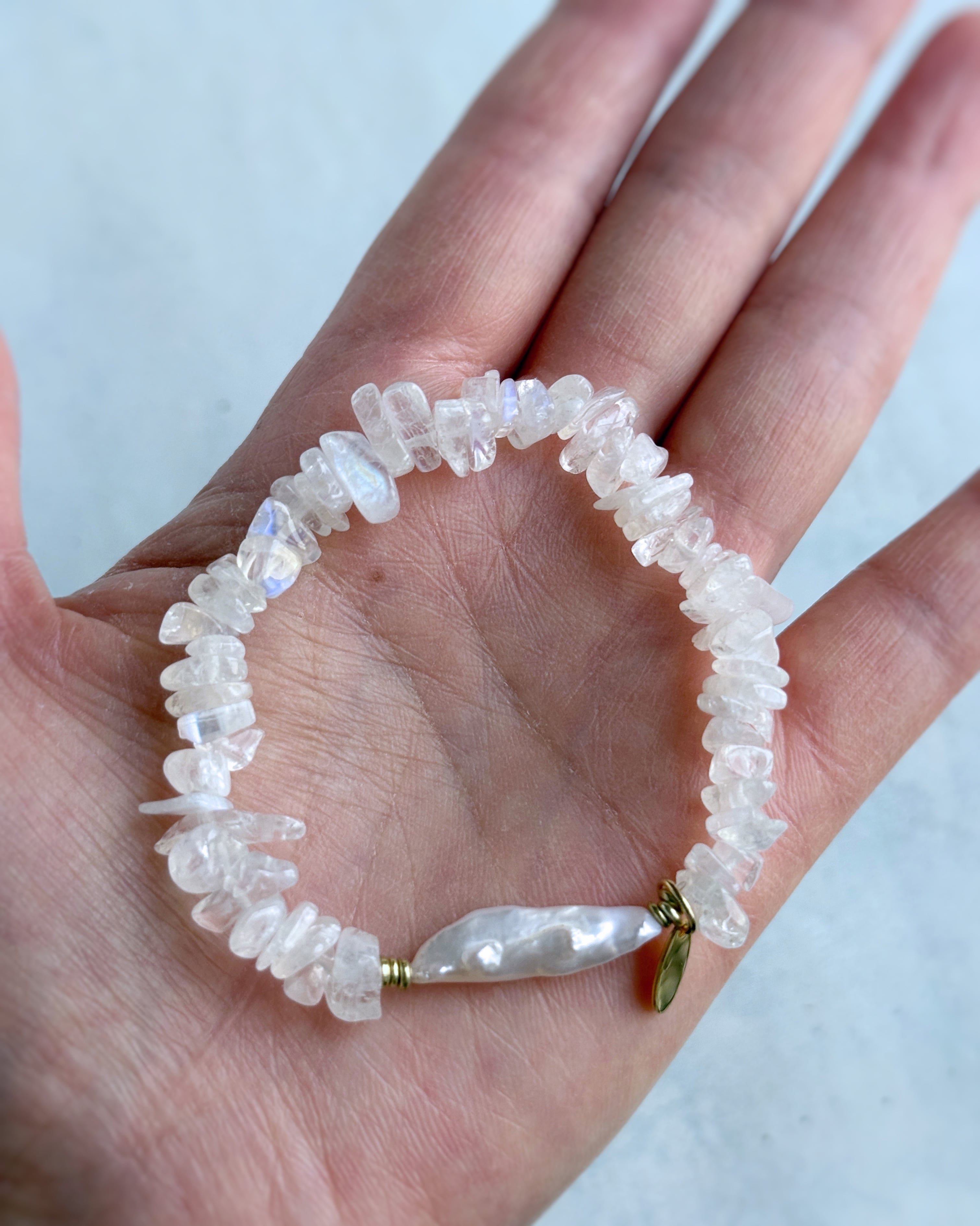 one color bracelet(淡水パール×ブルームーンストーン)