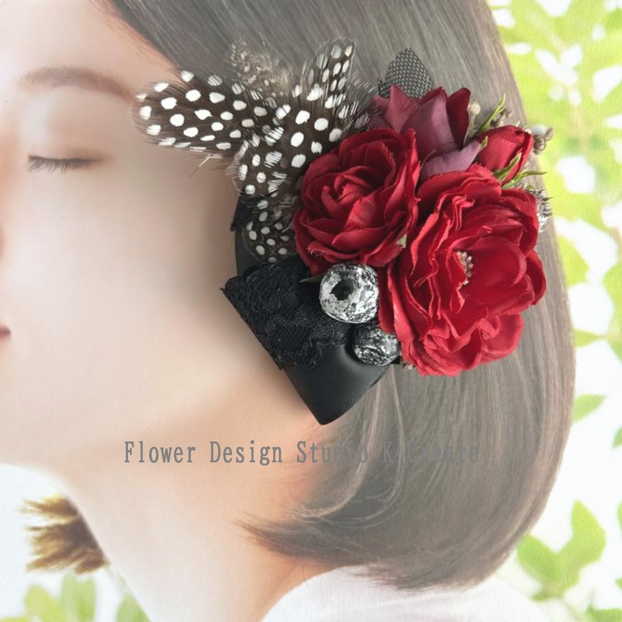 バレエ・フラメンコ・フローレス・発表会に♡赤い薔薇とユーカリの実のヘアクリップ 赤 秋色 ヘアクリップ バラ  羽 髪飾り ダンス 発表会