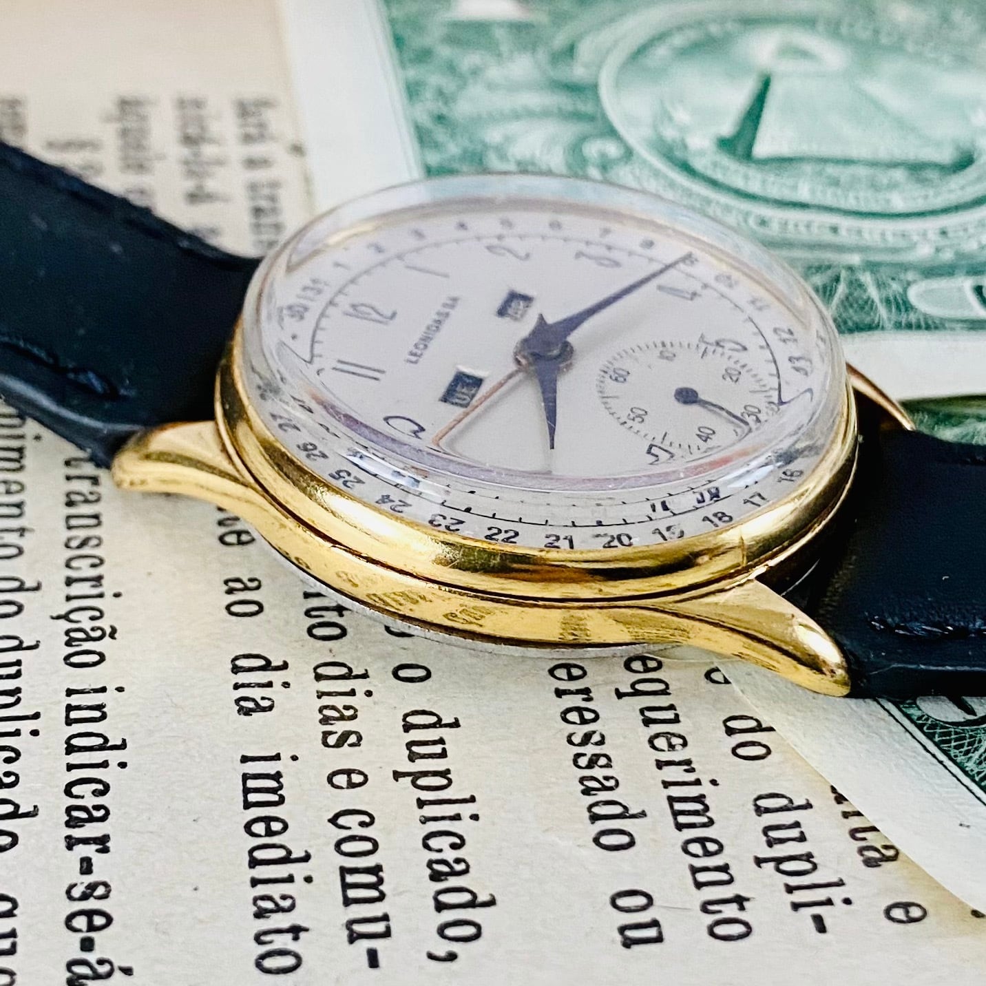 【高級時計 レオニダス】LEONIDAS SA スモセコ トリプルカレンダー 手巻き 1950年代製 メンズ レディース ビンテージ アナログ 腕時計