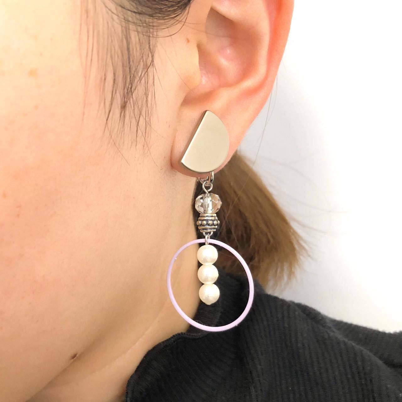 マットシルバートップとラベンダーフープの〈ピアス/イヤリング