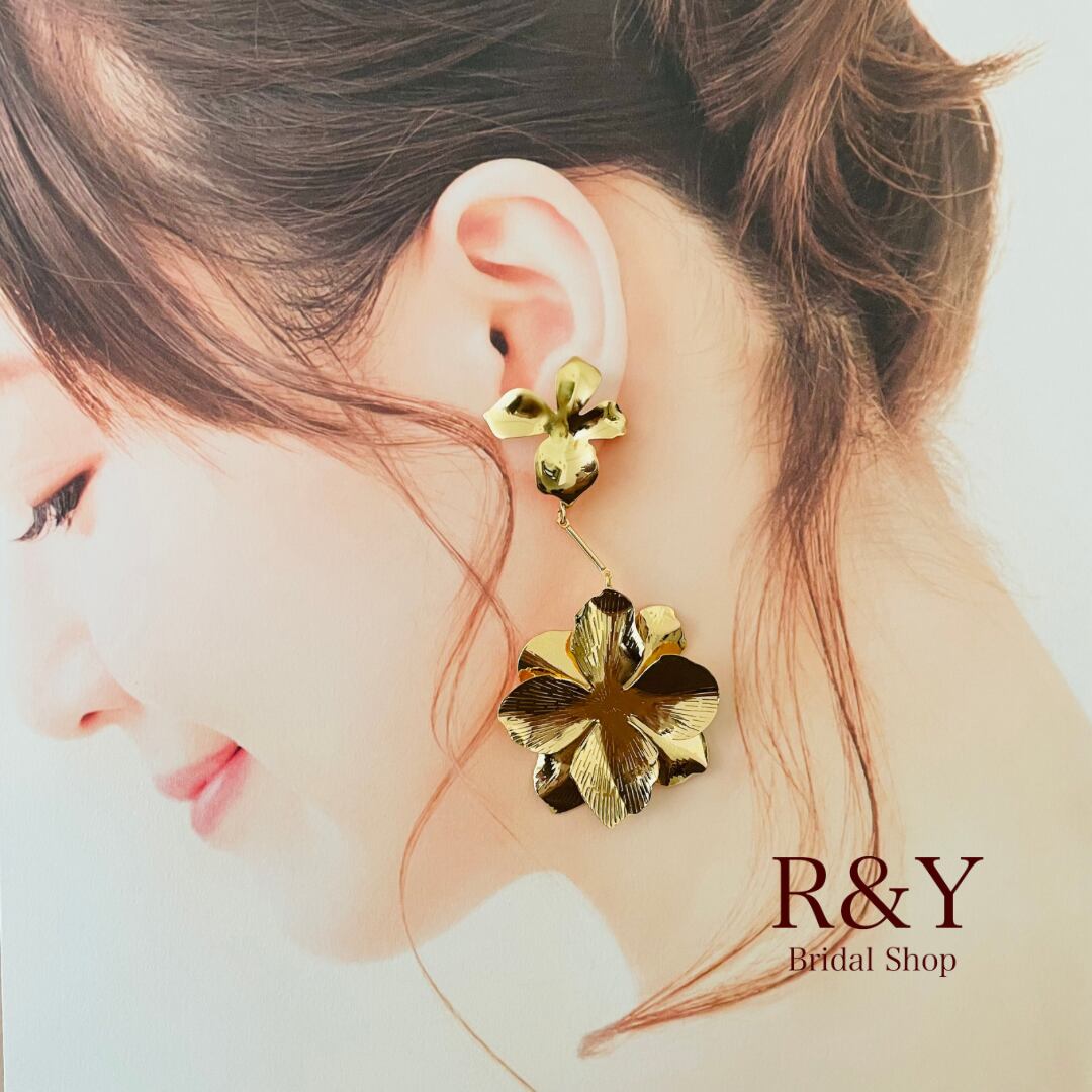 iiaccessory ピアス　大きなお花のピアス　ブライダルアクセサリー iiaccessory ピアス