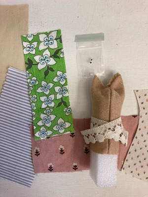 e.「布を貼って指人形をこしらえよう！」キット♪♪♪　ケース無し