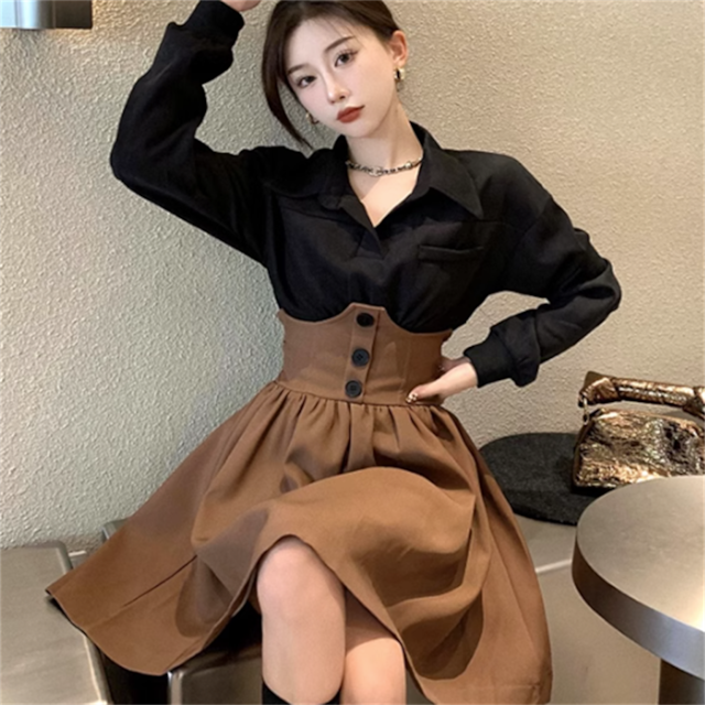 【送料無料】 スカート ミニスカート 2点 セットアイテム ブラウス ミニ丈 フレア Aライン シンプル コルセット風 ハイウエスト かわいい 大人可愛い きれいめ カジュアル 大人 上品 おしゃれ お洒落 レトロ こなれ感 コンサバ系 抜け感 エレガント 無地 秋 誕生日会 30代 40代 レディース 女性用 ママ デート お出かけ お呼ばれ 休日 お茶会 女子会 授業参観 着回し 普段使い 韓国 ファッション コーデ スタイル 体型カバー 美脚 脚長 定番 プチプラ 着痩せ   インスタ映え