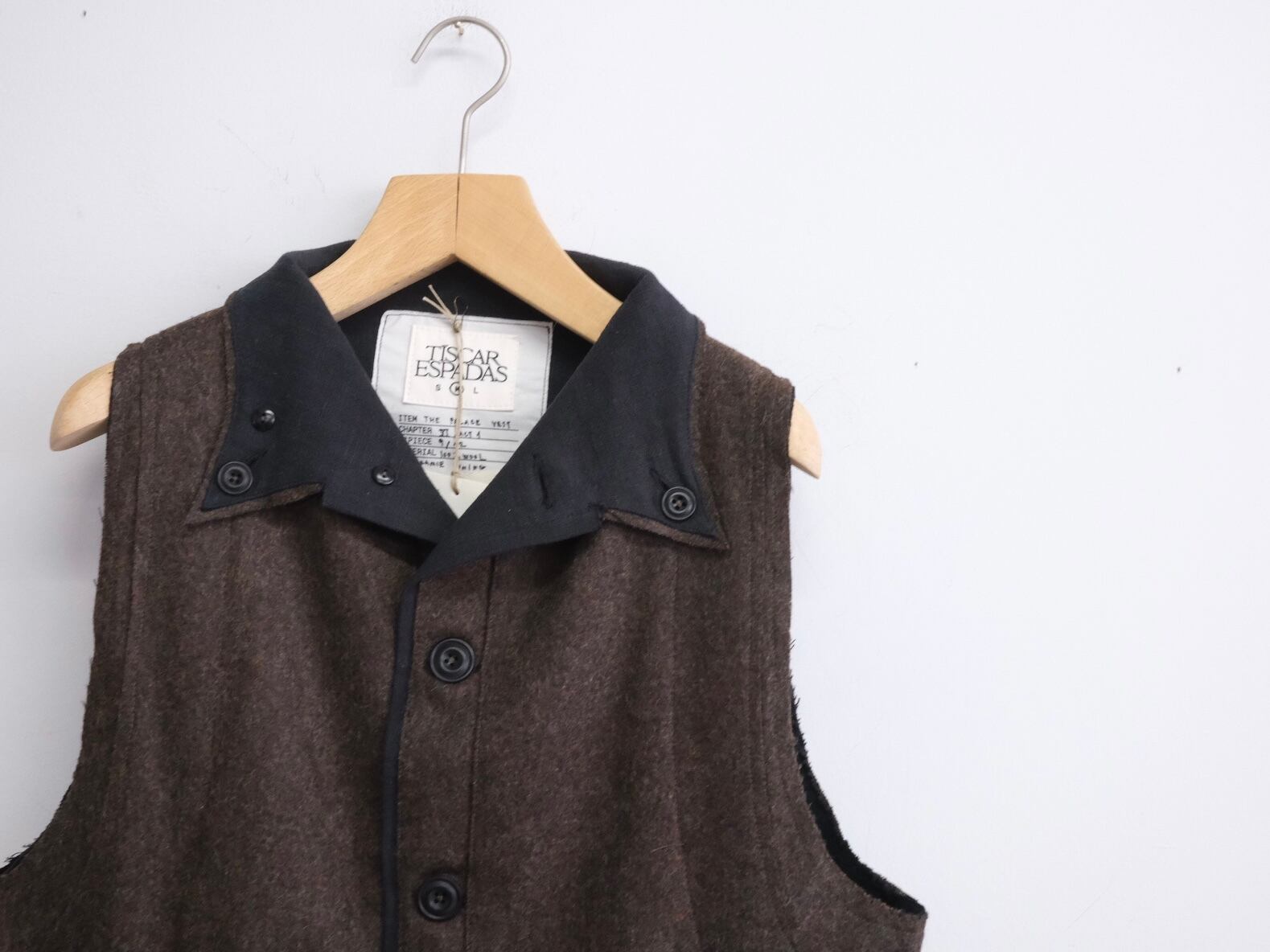 Tiscar Espadas” THE PLACE VEST“ | Lapel online store