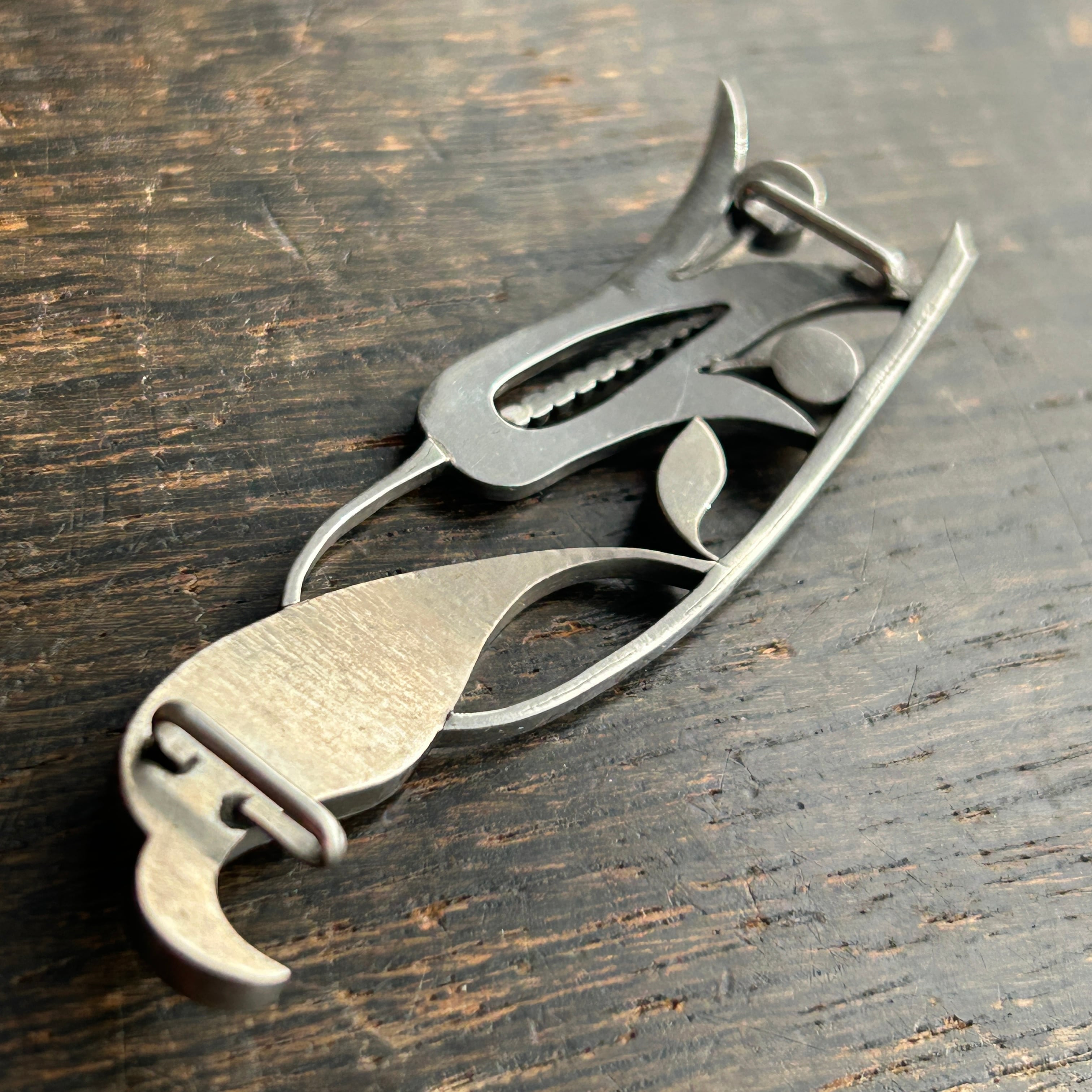 アンティーク　ヌーボーデザイン　花の帯留めとピン