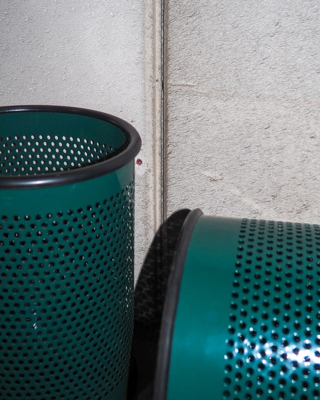 (medium size)Green perforated metal dustbin or umbrella stand