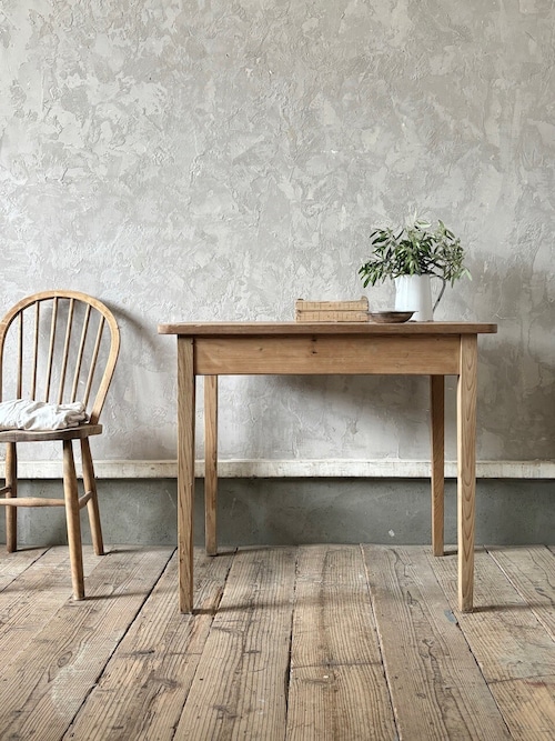 Desk (A26-320)