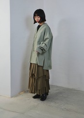AMBERGLEAM - 2WAY Tiered Skirt ：OLIVE｜2WAY仕様／ドローコードシャーリング／ティアードシルエット／膝スリット／前後差アレンジ