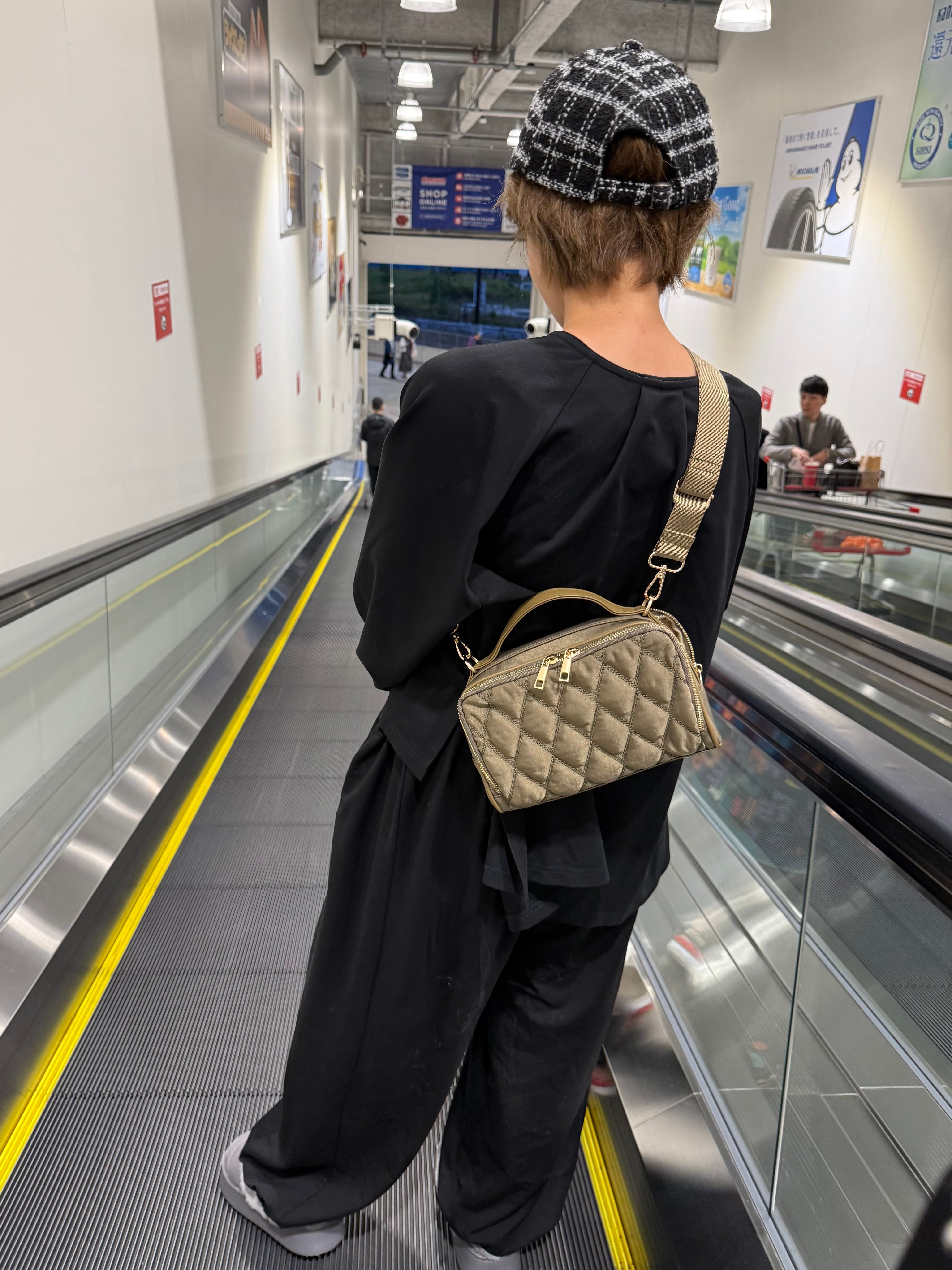 カメラバッグ カーキ | soleile