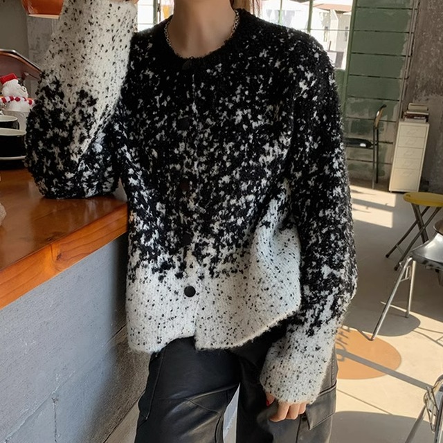 Round neck gradation knit cardigan　RW0244