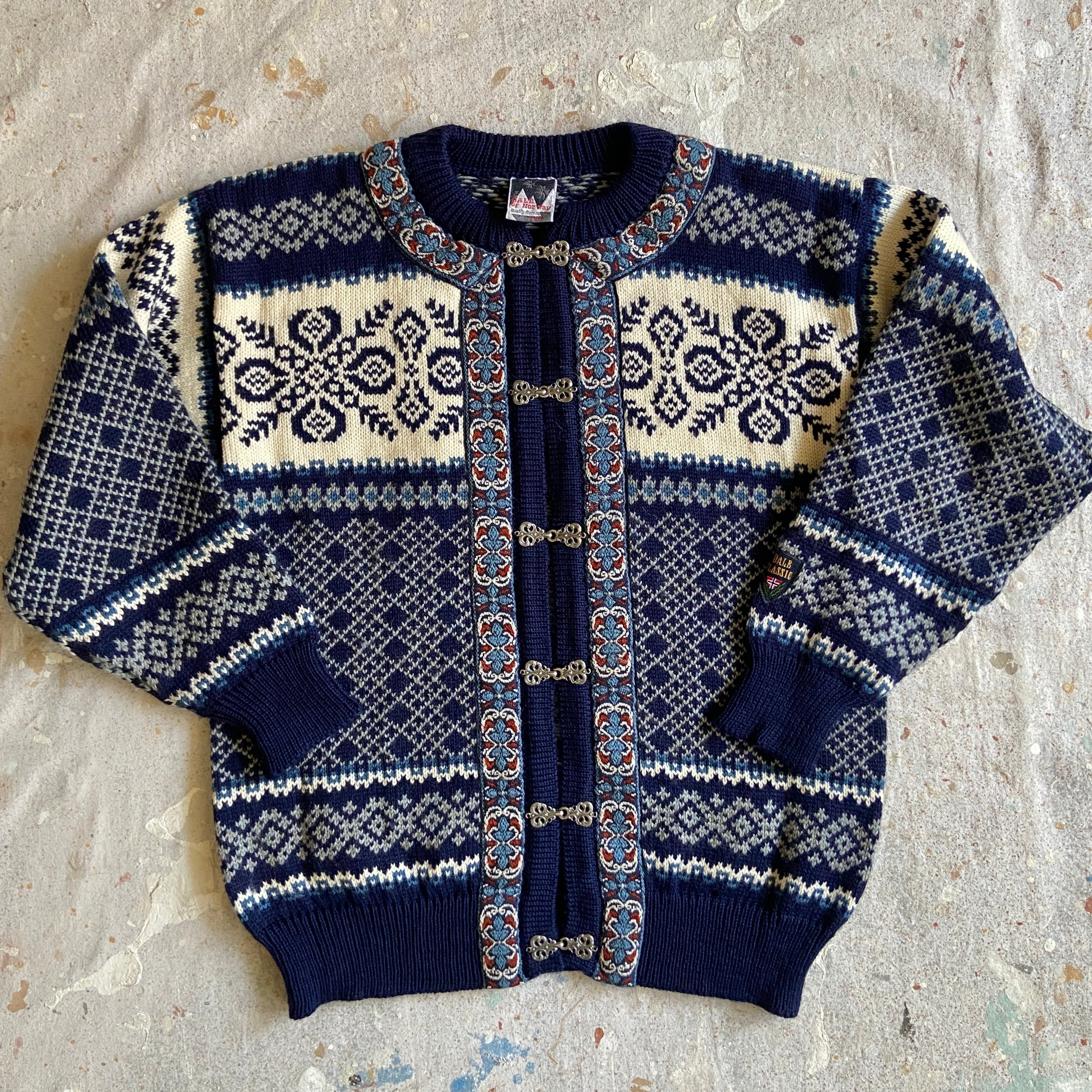 DALE of Norway  Pure Wool Knit Cardigan  L  Made in Norway  F991