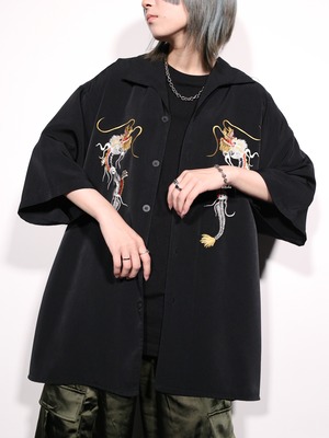 "龍×龍" 刺繍 design over silhouette s/s shirt
