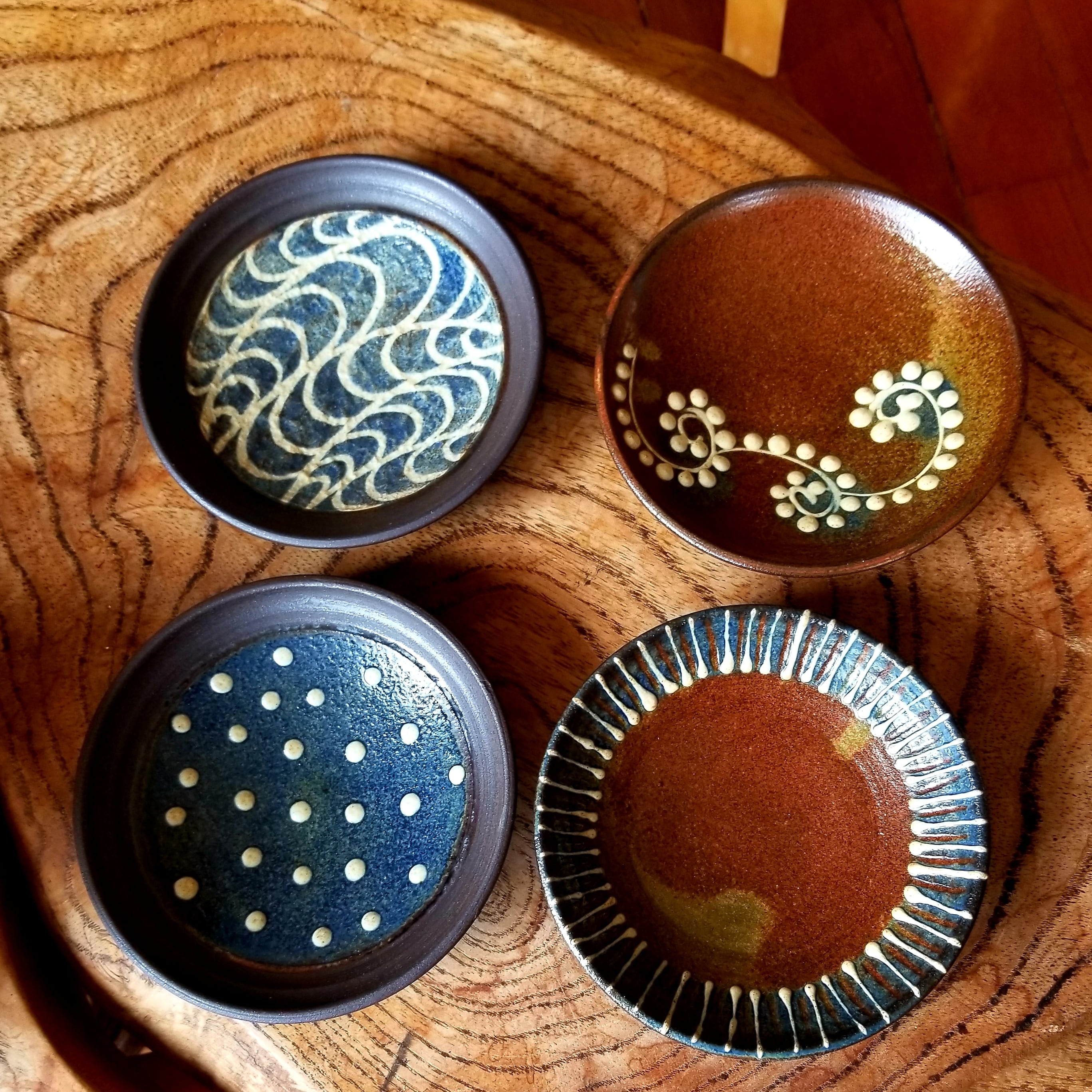 4寸皿 波模様 | 陶芸工房かみや公式オンラインショップ 4寸皿 波模様 | 陶芸工房かみや公式オンラインショップ