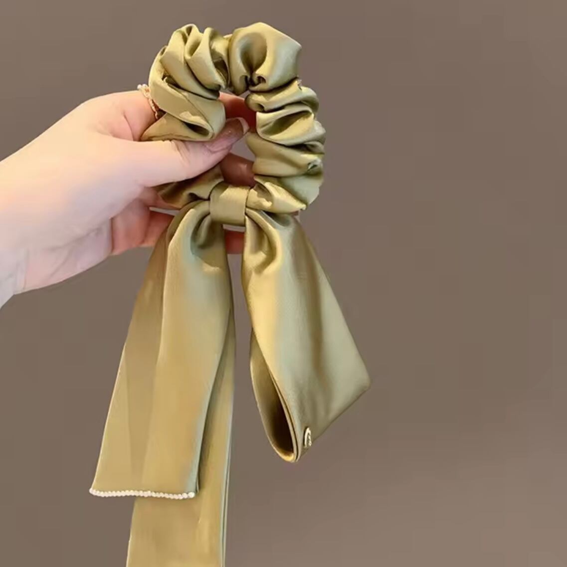 pearl ribbon long chouchou