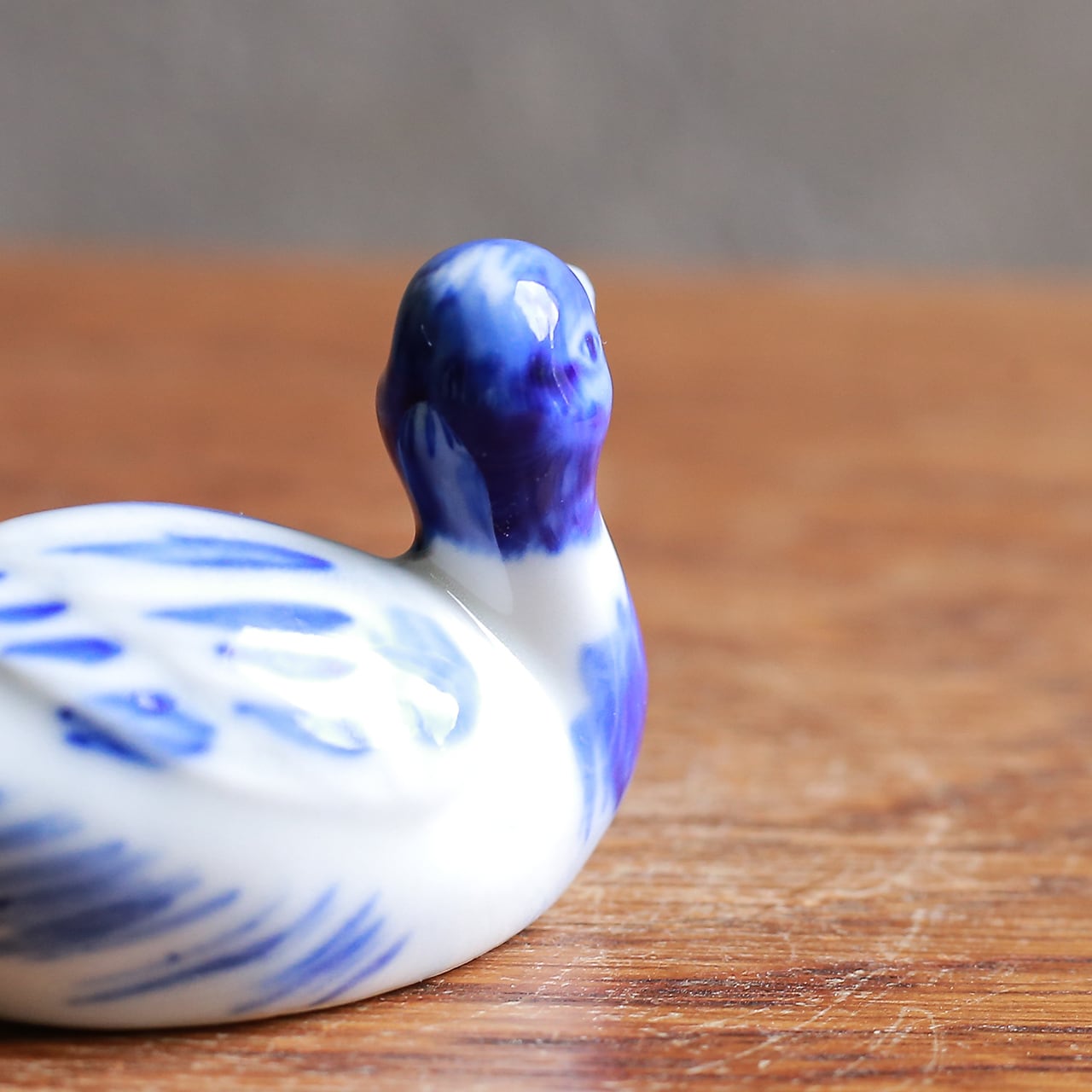 中国、民国時代のアヒルのフィギュア、青磁 青と白のコントラストが美しい、磁器のアヒル 2 | 木と、輝と。| 一点