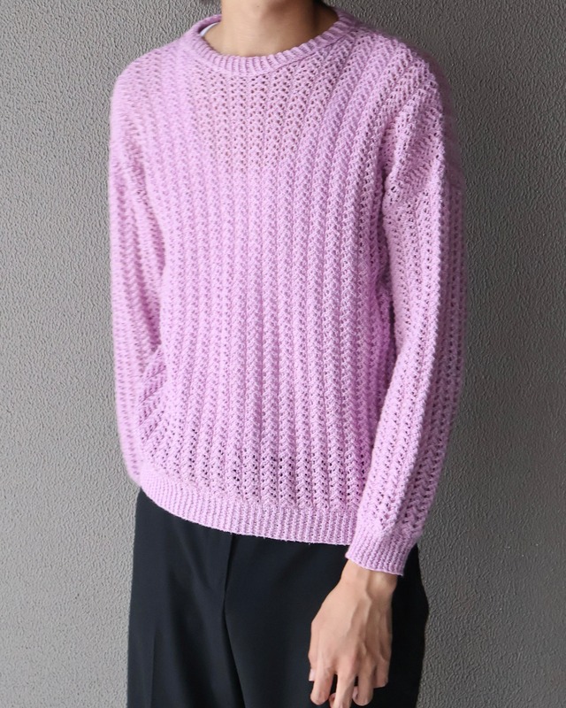 Box silhouette Roundneck mesh knit