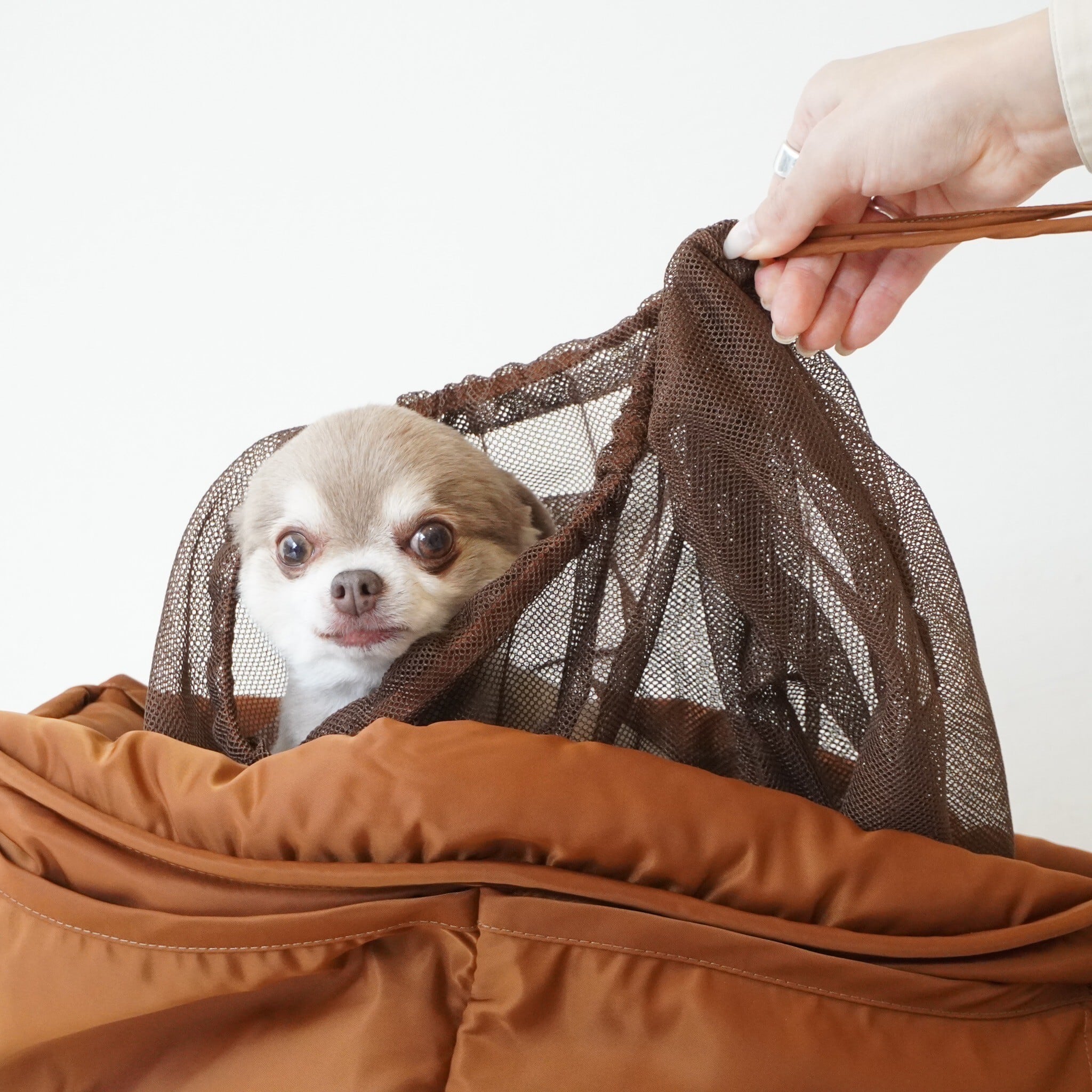 ote. sling bed bag CAMEL | ote.