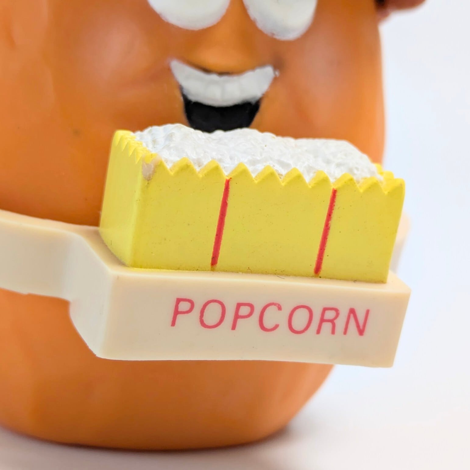 ☆VINTAGE 1988☆【 McDonald's / マクドナルド 】 米マクドナルドミールトイ1988 / 『 Corny / コーニー 』McNUGGET BUDDIES / マックナゲット バディーズ 〚アメリカン雑貨 アメトイ〛