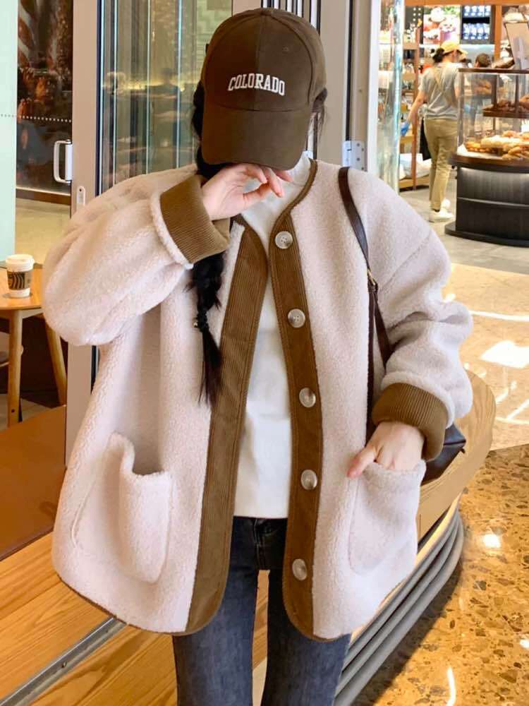 秋冬らしい異素材MIXでこなれ見え コーデュロイ切替ショートボア