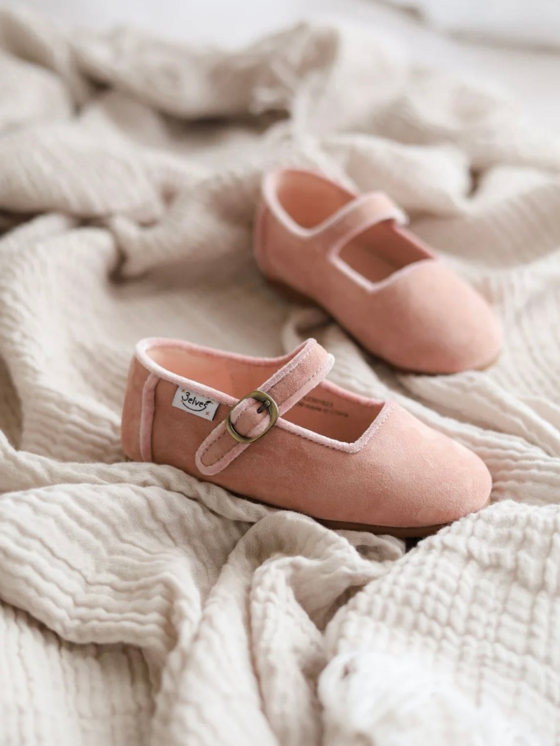 2月上旬納期予約販売 3elves 山羊革 スエード ワンストラップシューズ