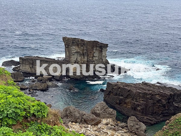 komusuke-select-23_海_与那国軍艦岩(komusuke photograph)5枚