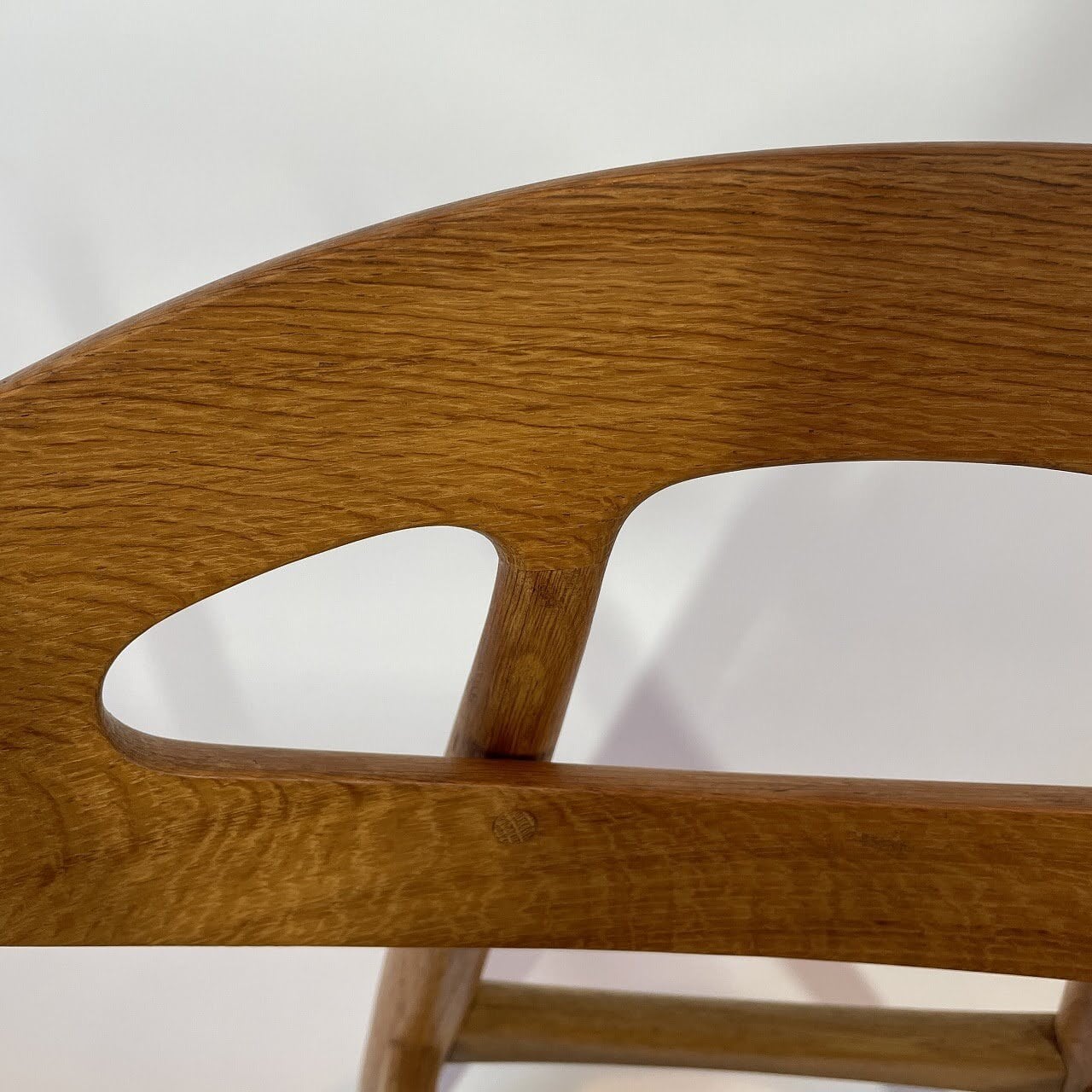 Model 84 Chair / Eye-chair by Ejvind A Johansson | KOHSEKI