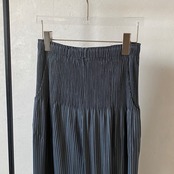 【受注予約：7月中旬入荷予定】tapered pleated 【PT】/gray