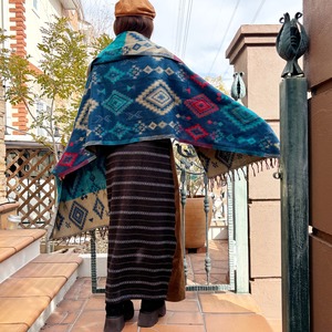 ヤクウール大判ネイティブ柄ストール