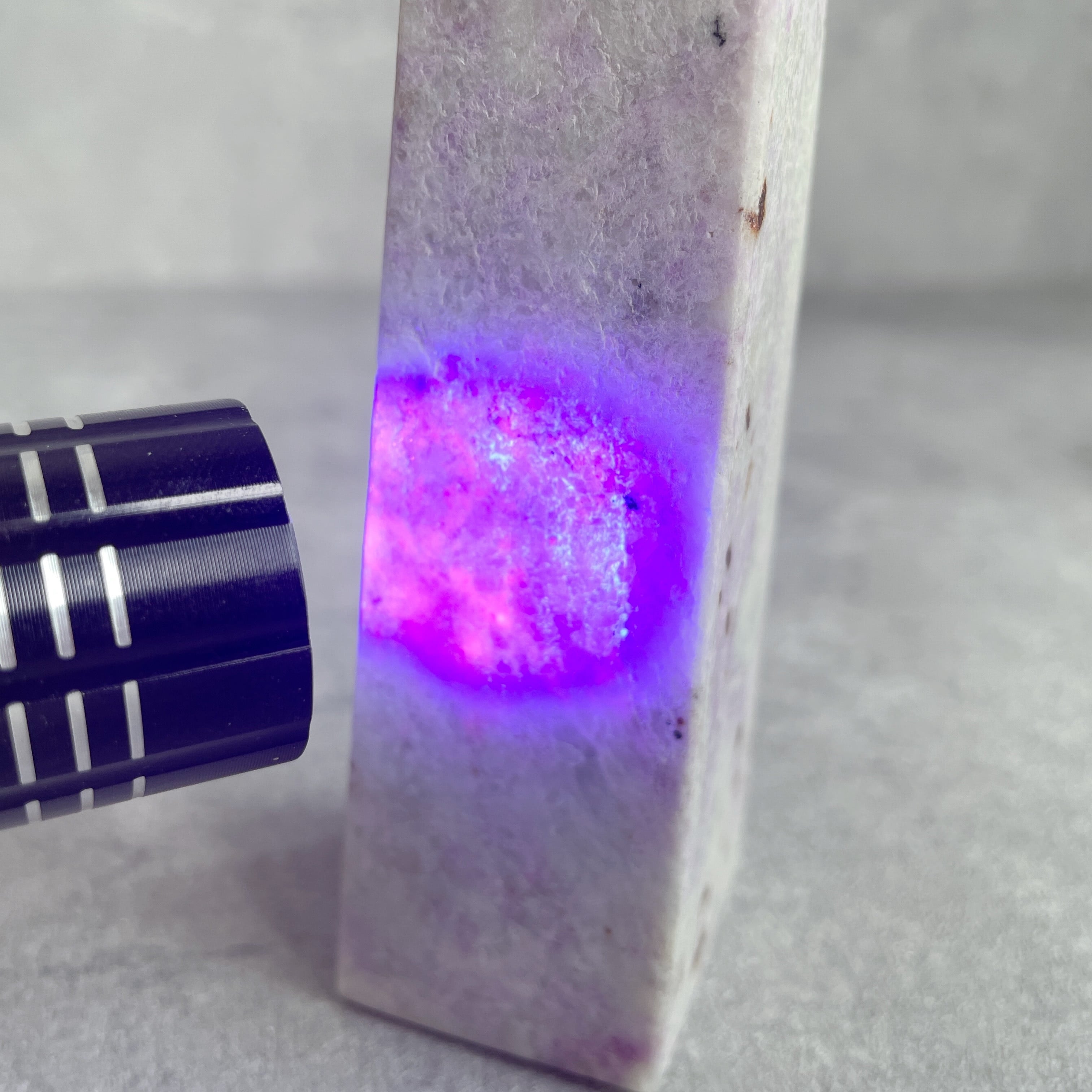 ハックマナイト タワー型06◇Hackmanite ◇天然石・鉱物