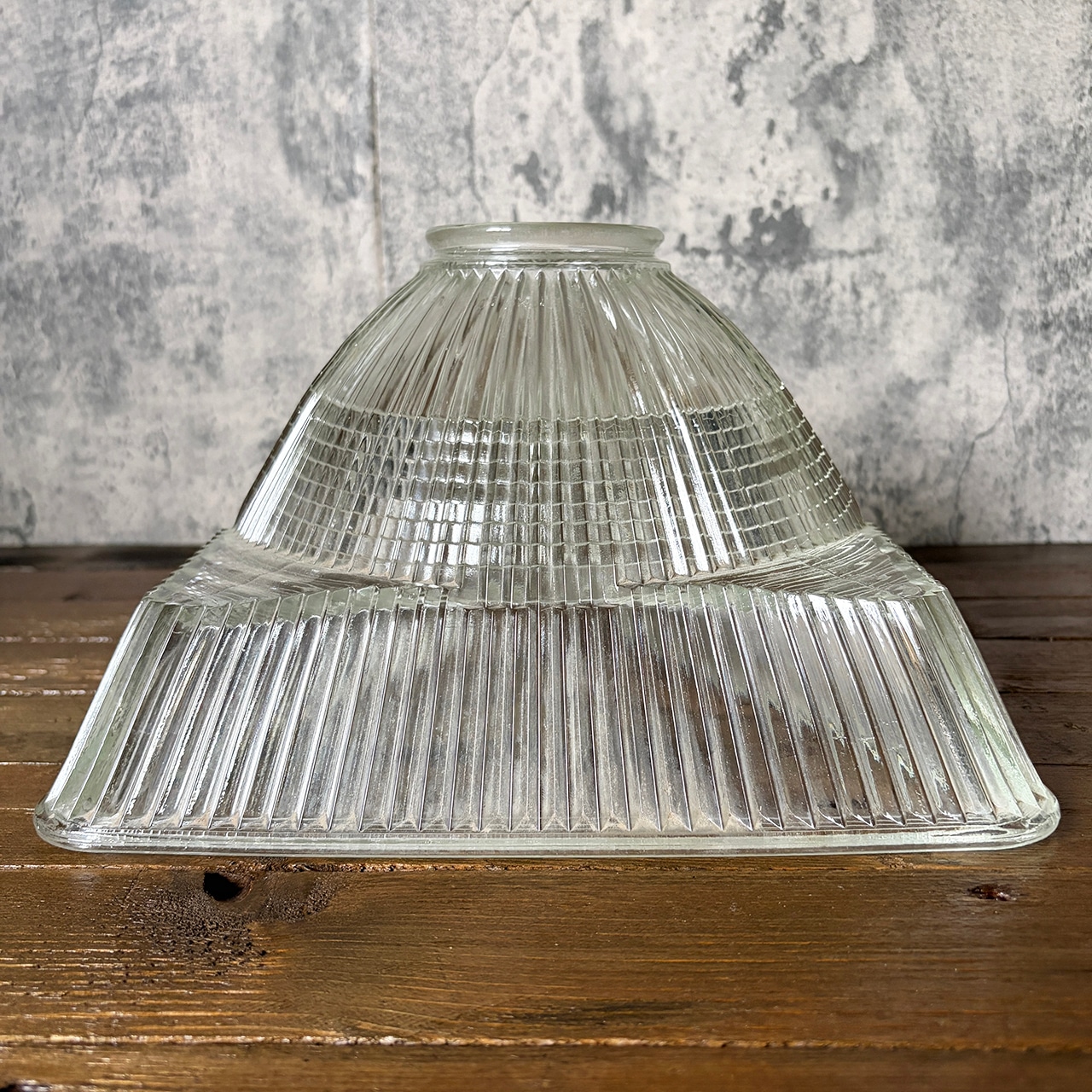 Vintage Holophane Prismatic Glass Square Dome Shade 10-5/8 inch #2 ホロフェーン プリズマティック スクエアドーム グラスシェード #2 刻印有 中古