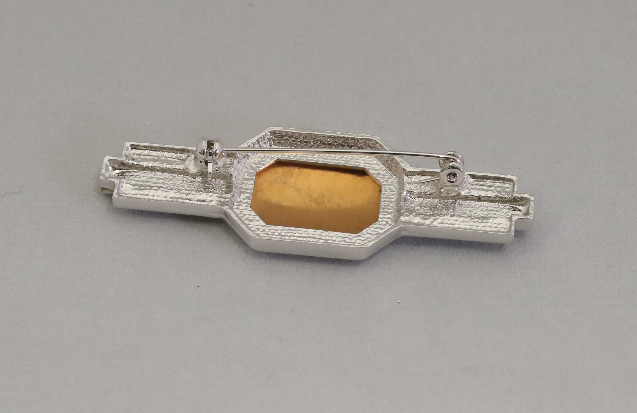 ブローチ（横長六角形） 管理番号035 | 七宝焼 材料（山本写真店）